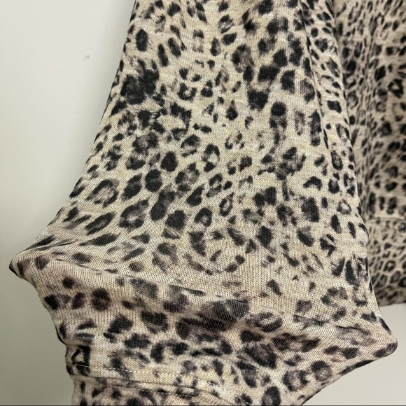 NWT✨anthropologie Sundry Leopard Cozy Hoodie - Picture 5 of 12